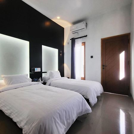 Cabin15 - Syariah Blitar Esterno foto