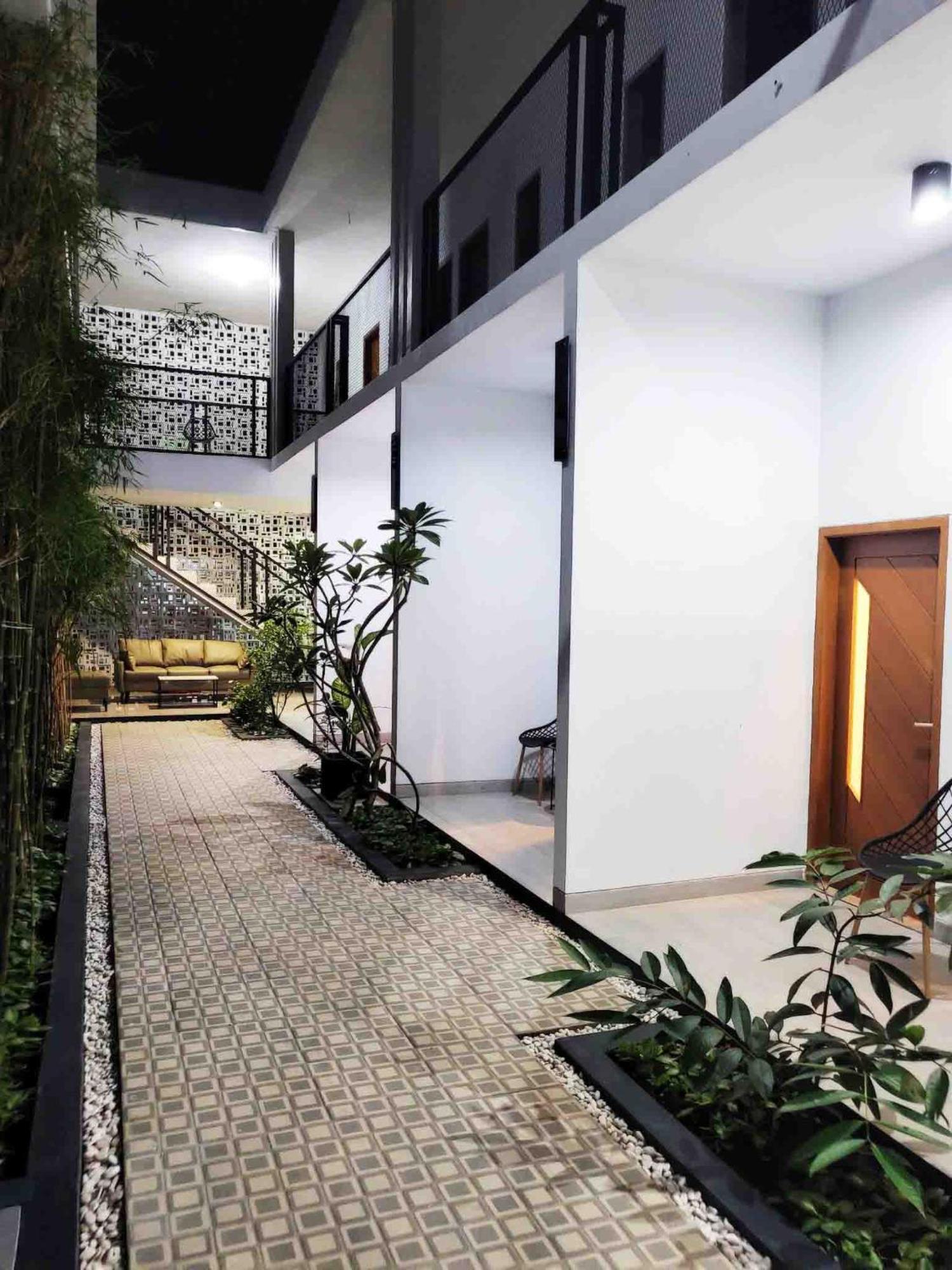 Cabin15 - Syariah Blitar Esterno foto