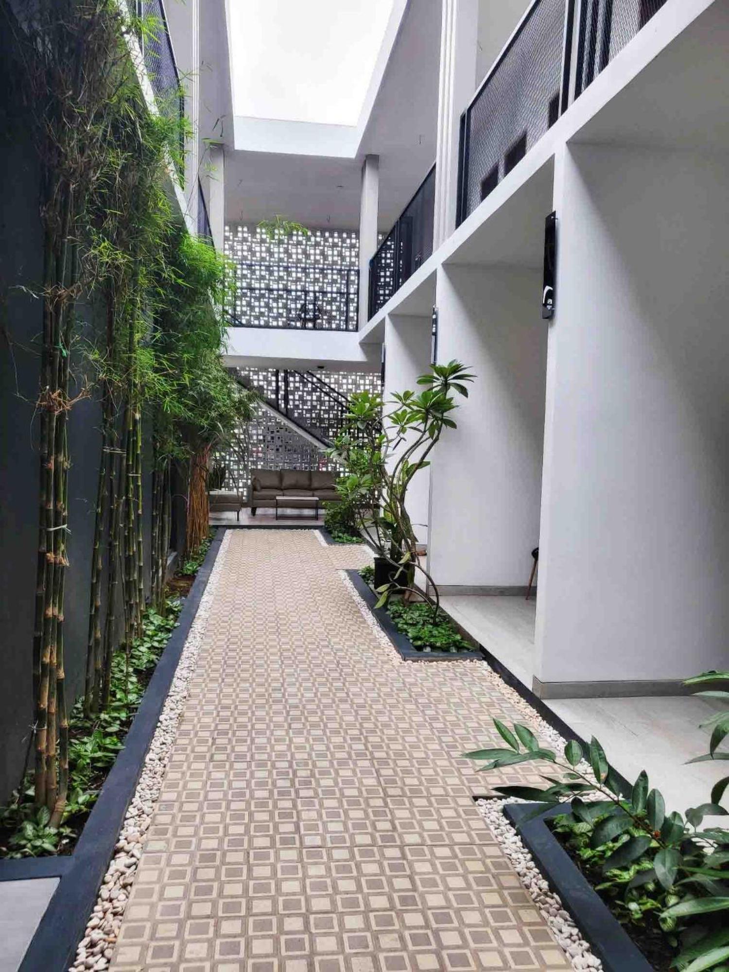 Cabin15 - Syariah Blitar Esterno foto
